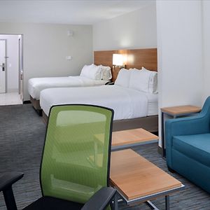 Queen Suite Two Queen Beds Sofa Bed